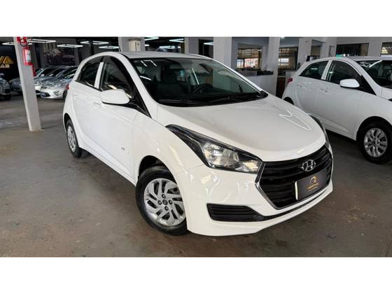 HYUNDAI HB20 1.0 COMFORT PLUS 12V FLEX 4P MANUAL